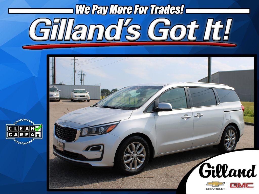 2019 Kia Sedona EX in Silver — front three-quarter view